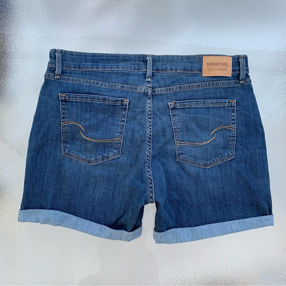 Levi’s Strauss Signature Blue Mid-Rise Cuffed Stretch Shorts ~ Women’s 12 | W31 - Picture 2 of 6